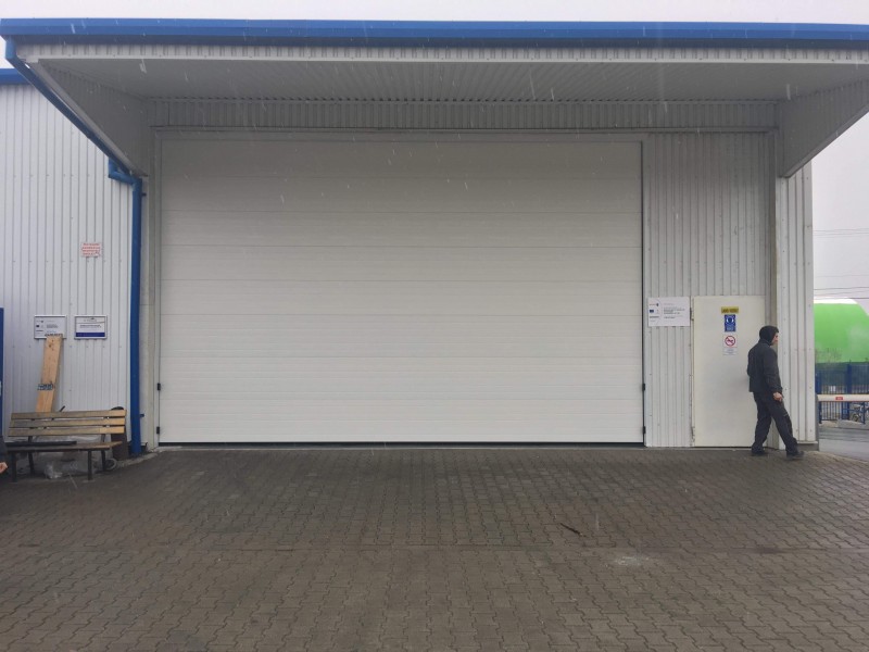 DITEC iparikapu 7000x5000mm-es ipari kapu telepìtèsünk